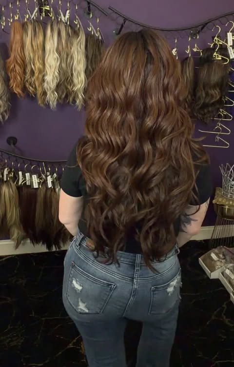 QUEEN BEE HUMAN HAIR BLEND NWOT Basic Wig LW3-AC1