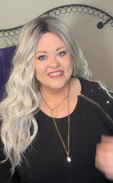 Giovanna Silver Blonde HS Standard Luxury Wig LW3-AC1