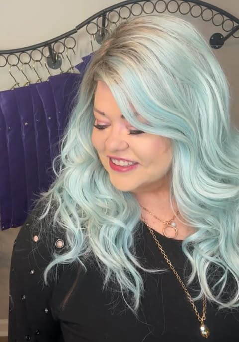 Brooklyn BLUE ISLAND SPLASH HS NWT Standard Luxury Wig LW3 HA1