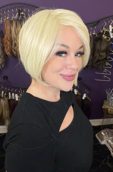 WATERFALL LOVE NWOT Basic Wig LW3-AC1