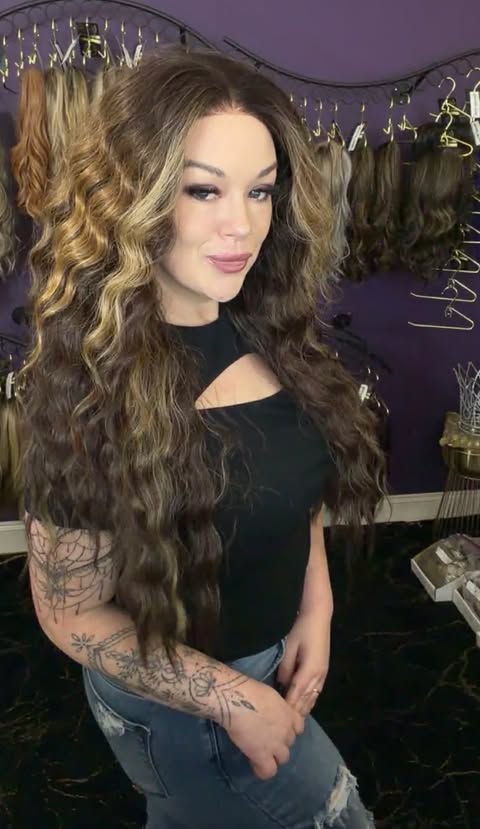 HALF MOON NWOT Basic Wig LW3-AC1