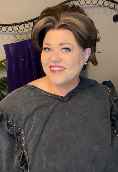 CARMI BROWN HS NWT BASIC WIG LW3-AC1