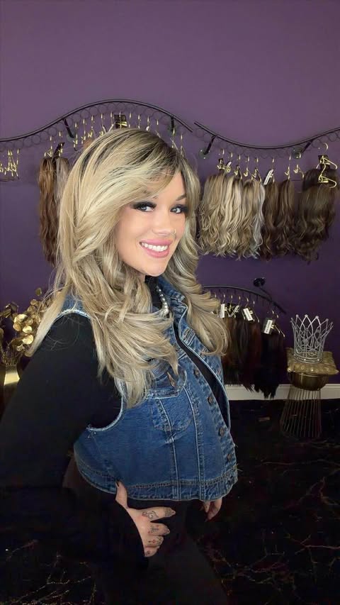 Sandy Foxy Ash Blonde HS Crown Lace Machine Made NWOT Basic Wig LW3