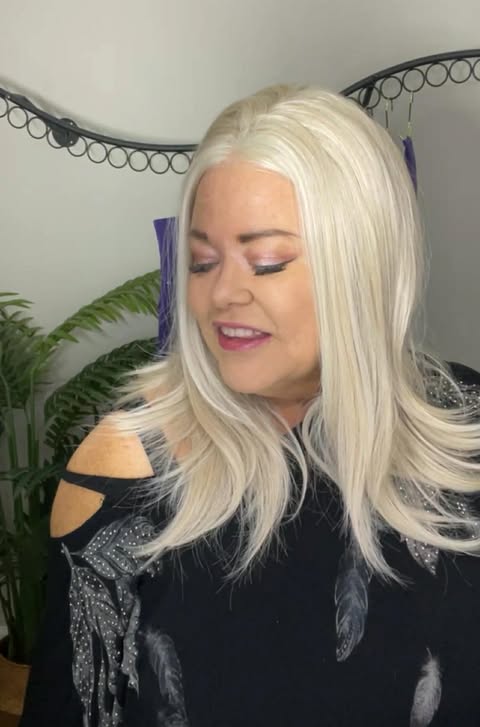 Angel Eyes HS NWOT Swiss Luxe Wig LW3-AC1