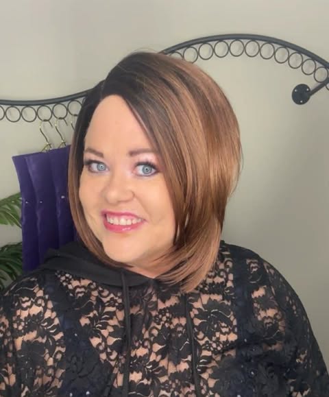 Camila Auburn Highlight NWOT HS Basic Wig TN1