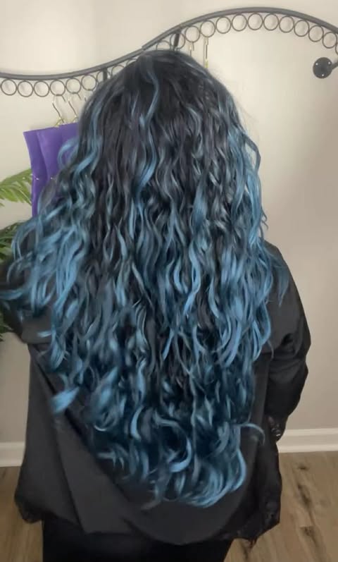 Kaia Blue Flame NWOT HS Basic Wig LW3