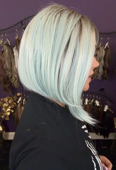 London Blue Island Splash HS NWOT Standard Luxury Wig LW3-AC1
