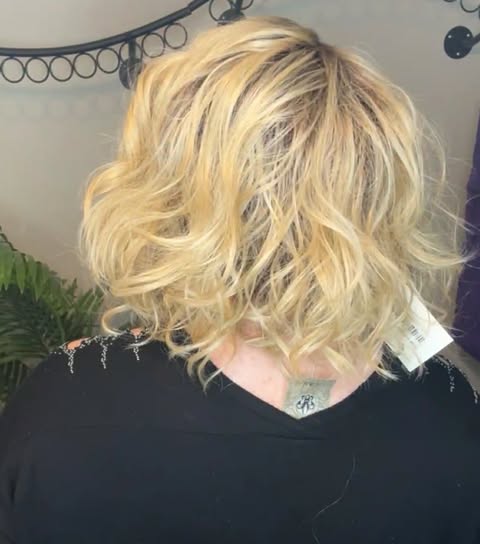 MOOD BOOSTER BUTTERCREAM BLONDE HS NWT Luxury Wig by SBS LW3 AC1