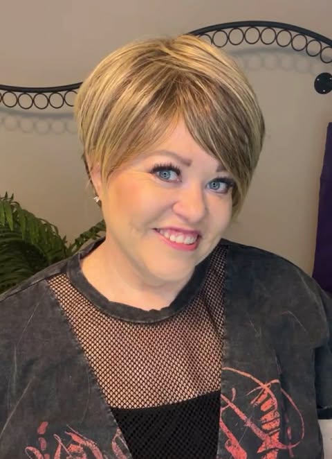 TAKE IT SHORT GLAZED MOCHA NWT HS LUXURY MACHINE CAP WIG BY HAIRDO TN1-AC1
