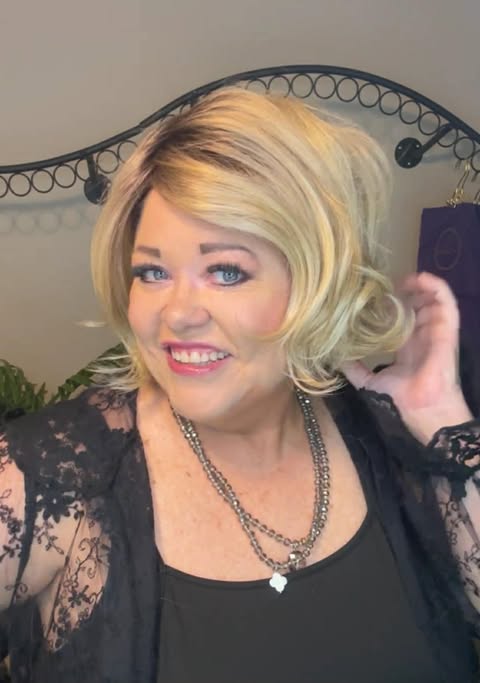 ARABELLA CHAMPAGNE BLONDE HS Standard Luxury Wig LW3 KQ1