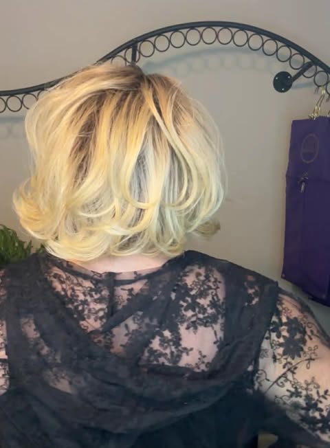 ARABELLA CHAMPAGNE BLONDE HS Standard Luxury Wig LW3 KQ1