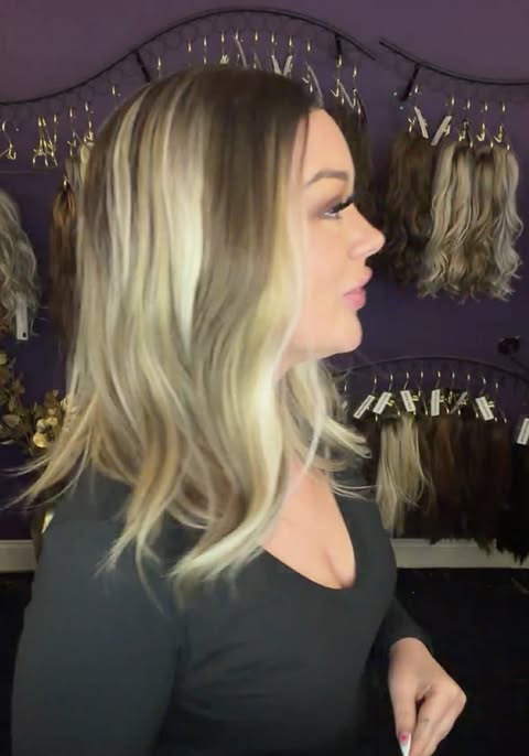 LOUELLA CHESAPEAKE COLORING HS NWT BASIC WIG SS LW3 AC1