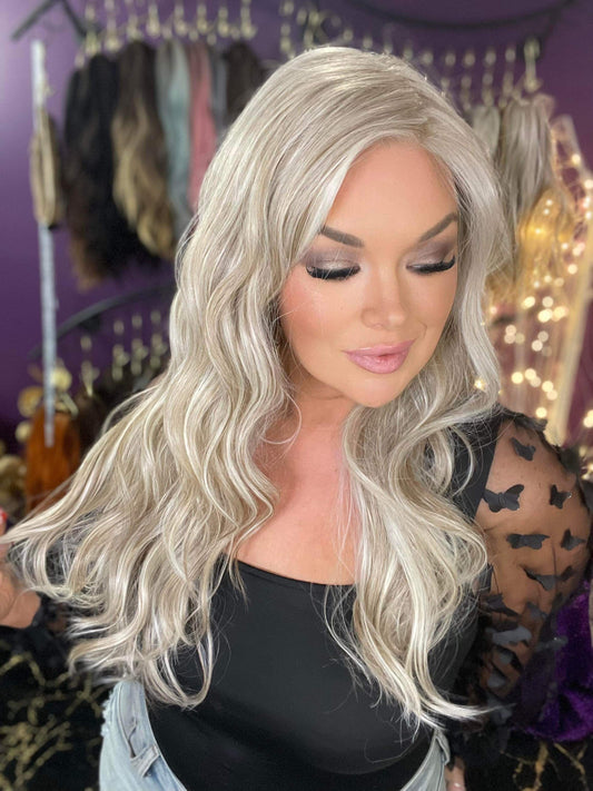 Elliana NR Smoking Hot Blonde HS STANDARD LUXURY WIG LW3 AC1