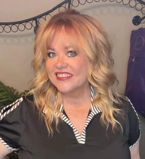 FARRAH (BUTTERSCOTCH OASIS (PETITE) BETTER THAN BASIC WIG LW3-ST1