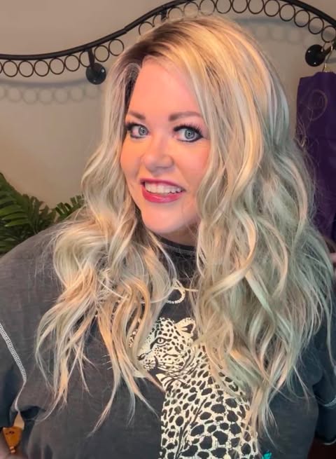 DRESSED IN CONVICTION COOL BEIGE BLONDE SWISS LUXE WIG LW3-AC1