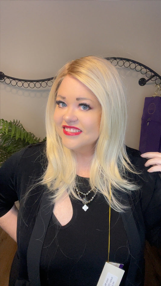 Oaklyn Champagne Blonde HS NWT Standard Luxury Wig TN1 AC1