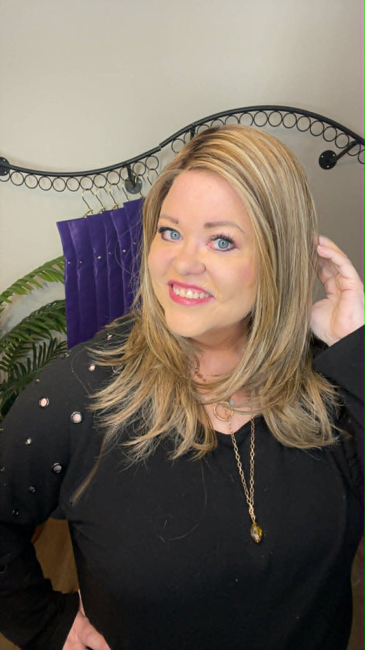 Serena Seduction Blonde HS NWOT Standard Luxury Wig LW3-AC1