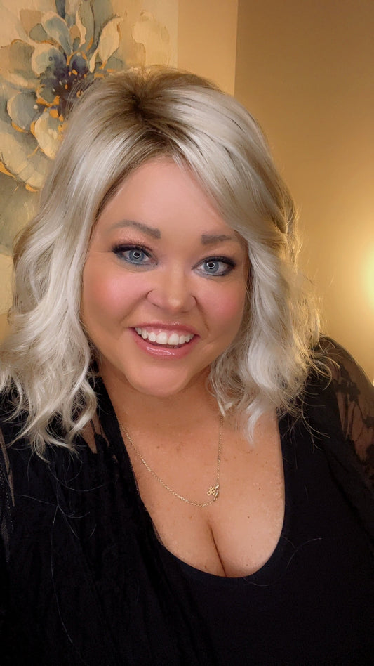 TYRA HONEY CREAM BELLINI NHS NWT SIGNATURE SIPS LUXURY WIG LW3 AC1