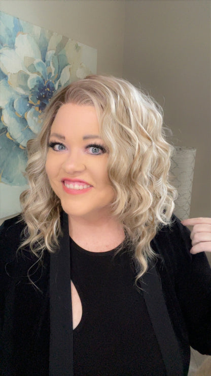Kira Warm blonde HS NWOT SWISS LUXE WIG TN1-AC1