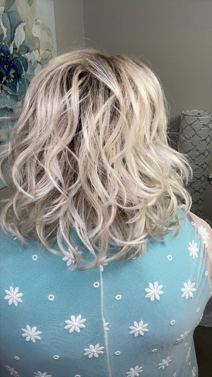 Emberly Vanilla Fizz HS NWT Signature Luxury Wig  LW3 CV1
