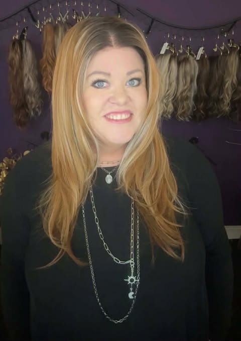 Roxanne Strawberry Vanilla Swirl HS Ascendant Luxury Wig LW3