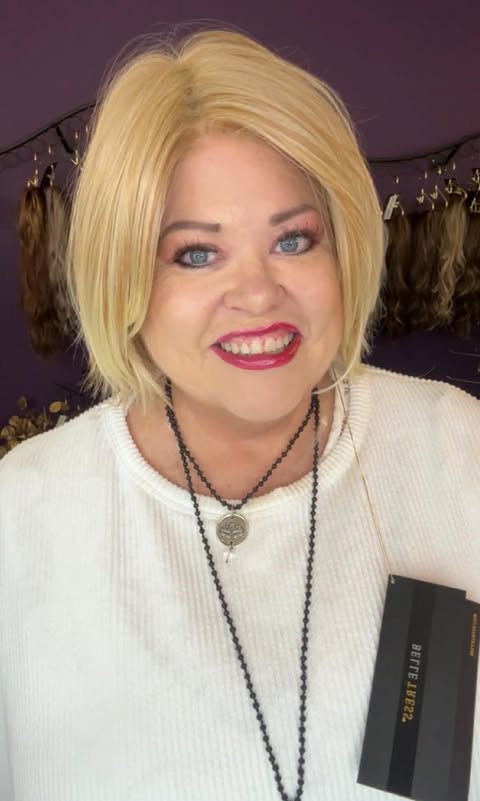 Belfast Buttercream Blonde HS Luxury Wig NWT by Belle Tress LW3-MT1