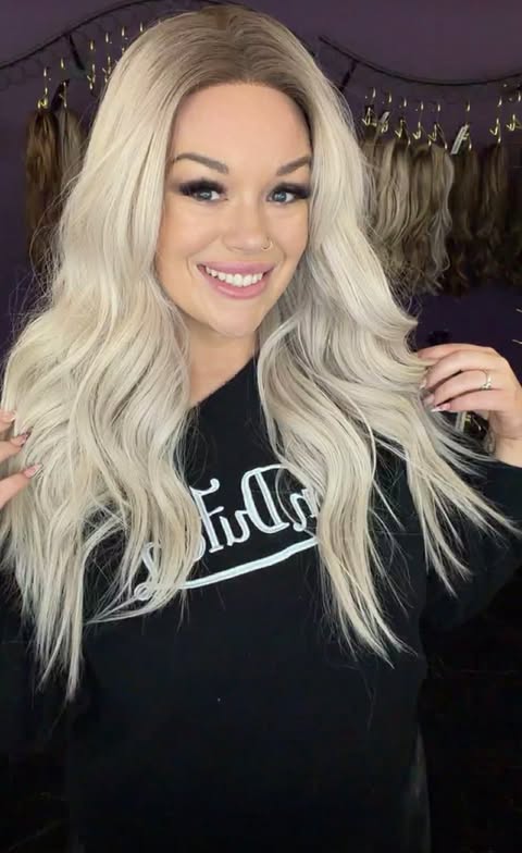 PAULINE SOFT BLONDE HS NWT BASIC W/LUX FIBERS WIG LW3 AC1