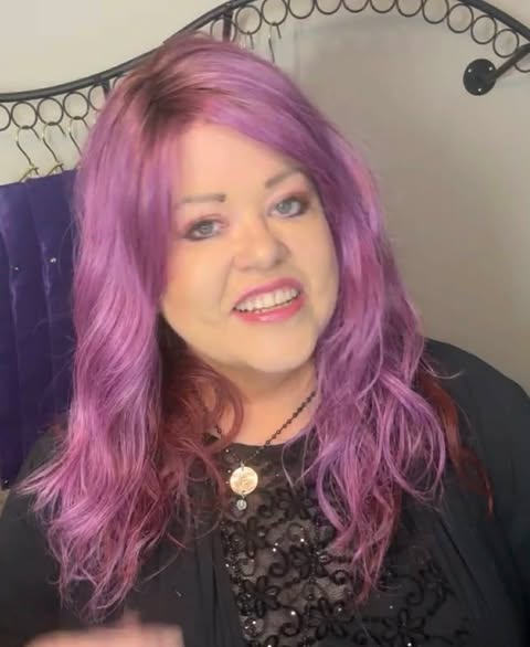 ROSALYN SANGRIA HS Standard Luxury NWOT Wig LW3-AC1