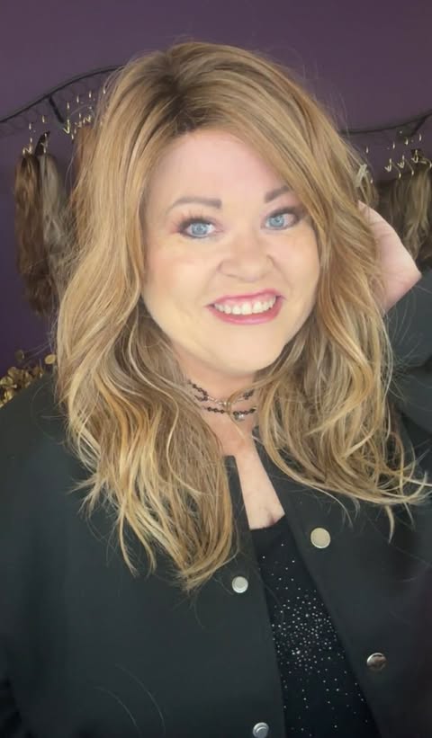 Rosalyn 2.0 Truffle Cream HS Standard Luxury Wig LW3 GB1