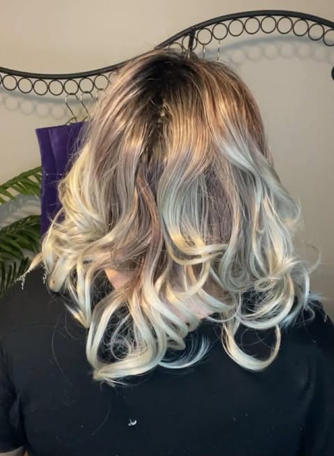 Jayla Icy Blonde HS Basic Wig LW3