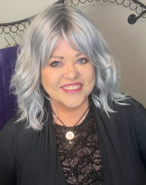 ROXY BLUE STEEL HS Standard Luxury Wig NWOT LW3-AC1