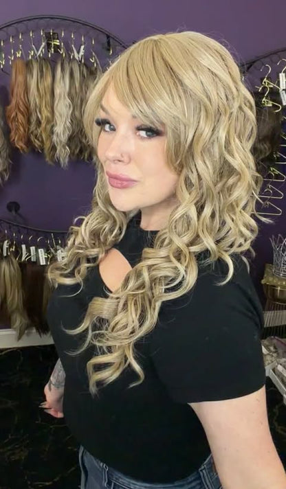 LIKE A PRAYER NWOT Basic Wig LW3-AC1