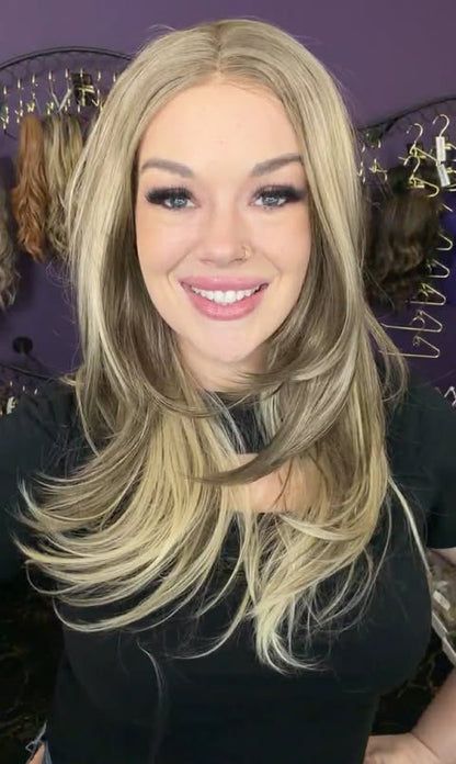 BLIND SIDE NWOT Basic Wig LW3-AC1