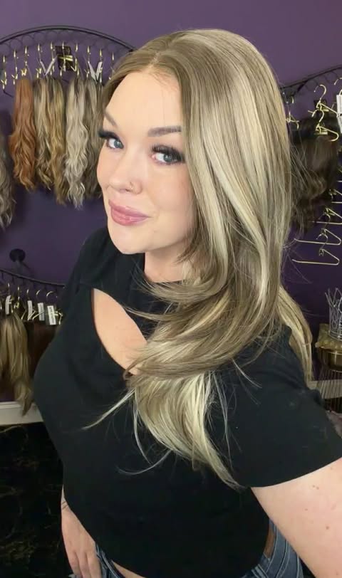BLIND SIDE NWOT Basic Wig LW3-AC1