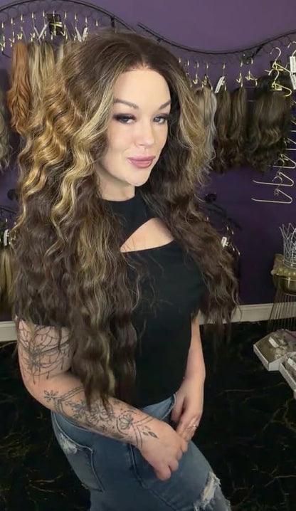 HALF MOON NWOT Basic Wig LW3-AC1