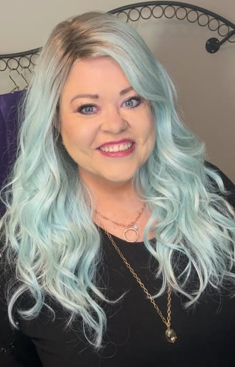 Brooklyn BLUE ISLAND SPLASH HS NWT Standard Luxury Wig LW3 HA1
