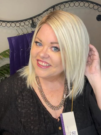 MINDY HOLLYWOOD BLONDE HS NWT Luxury Wig LW3 AC1