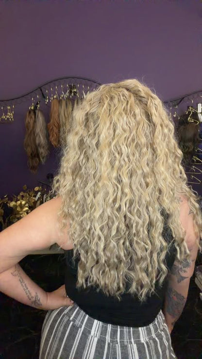 Mel Ash Blonde HS NWOT Basic Wig LW3