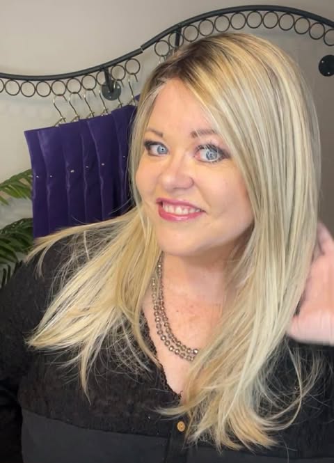 WFEW Blonde HS HT NWOT Standard Luxury Wig LW3 AC1