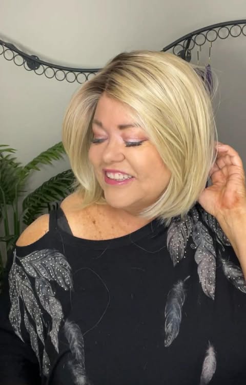 Editor's Pick Buttermilk Blonde HS NWT Luxury Wig by SBS LW3-AC1