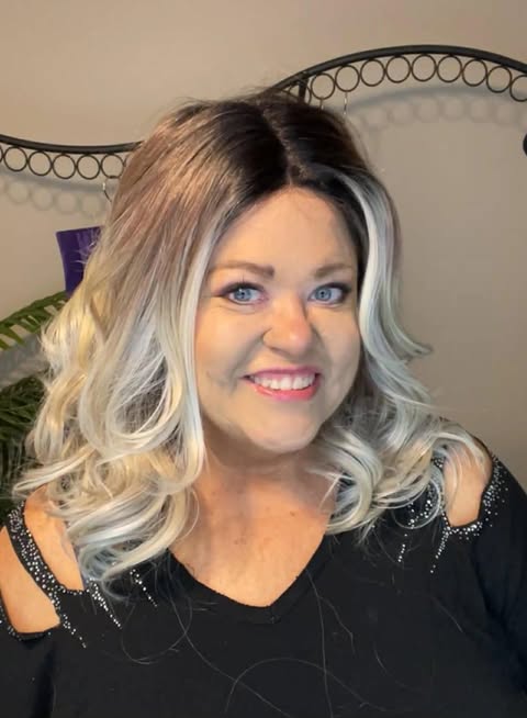 Jayla Icy Blonde HS Basic Wig LW3