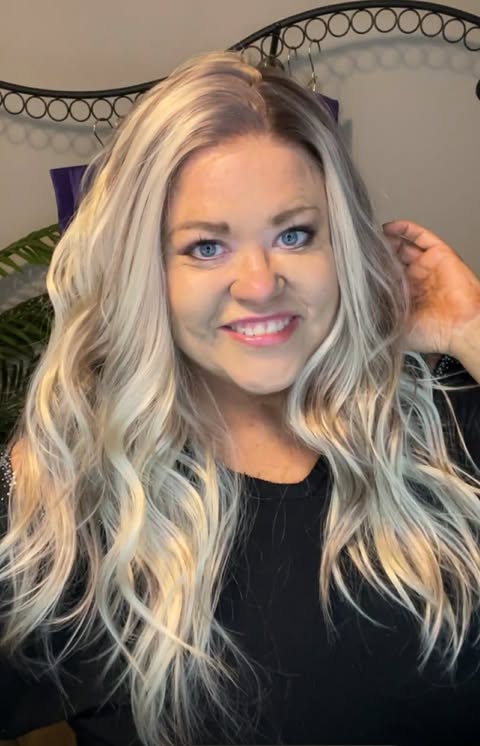 Sienna Cashmere Glow Blonde HS Swiss Luxe Wig TN1 AC1