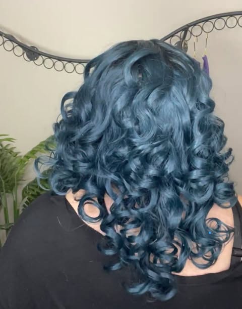 Untamed Beauty Electric Blue HS Basic Wig LW3