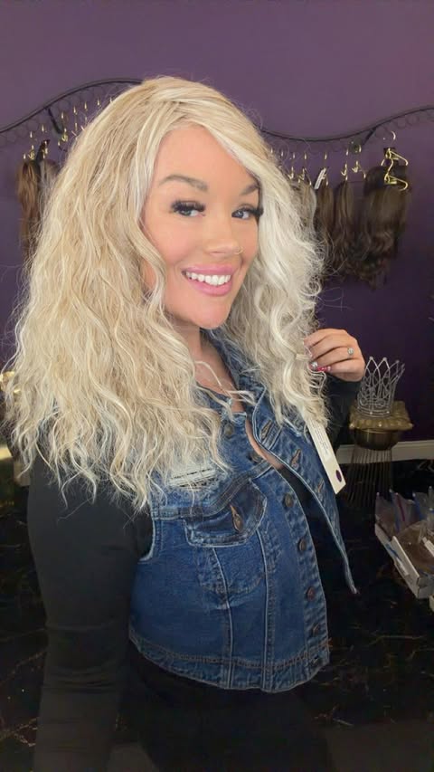 DANIELLE NR SHB HS STANDARD LUXURY WIG LW3 LA1