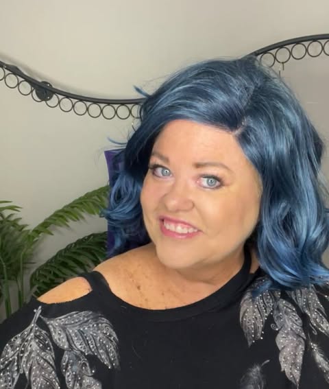 Take a Stand Electric Blue HS Basic Wig LW3