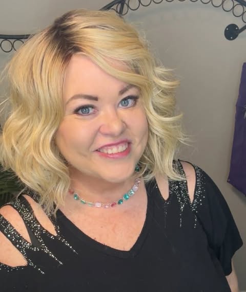 MOOD BOOSTER BUTTERCREAM BLONDE HS NWT Luxury Wig by SBS LW3 AC1