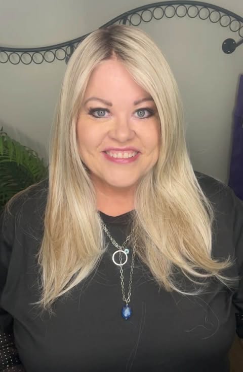 Take the Stage Buttermilk BLONDE HS HT LUXURY WIG LW3 AC1