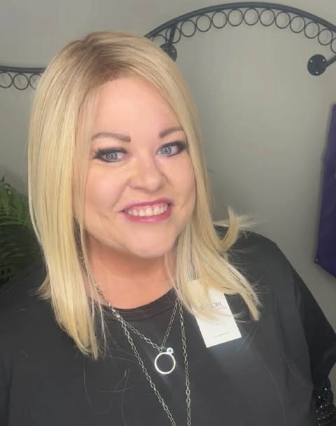 Cindy Champagne Blonde HS NWT Standard Luxury Wig LW3-AC1
