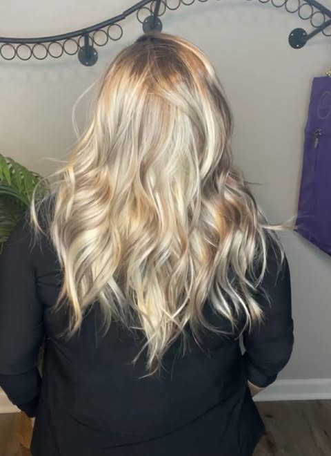 Poet's Dream (LARGE) NWOT SWISS LUXE WIG LW3 AC1