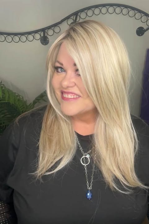 Take the Stage Buttermilk BLONDE HS HT LUXURY WIG LW3 AC1